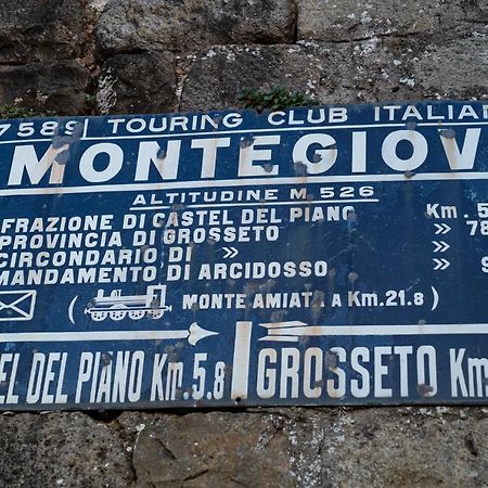 Casa Angolo Cantina Nel Castello Montegiovi 外观 照片