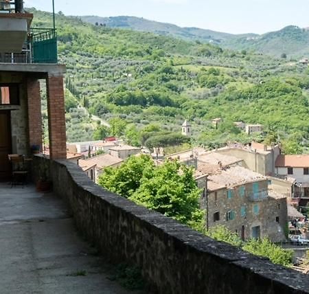 Casa Angolo Cantina Nel Castello Montegiovi 外观 照片