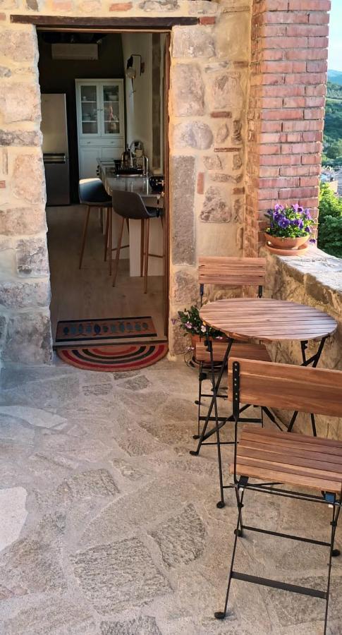 Casa Angolo Cantina Nel Castello Montegiovi 外观 照片