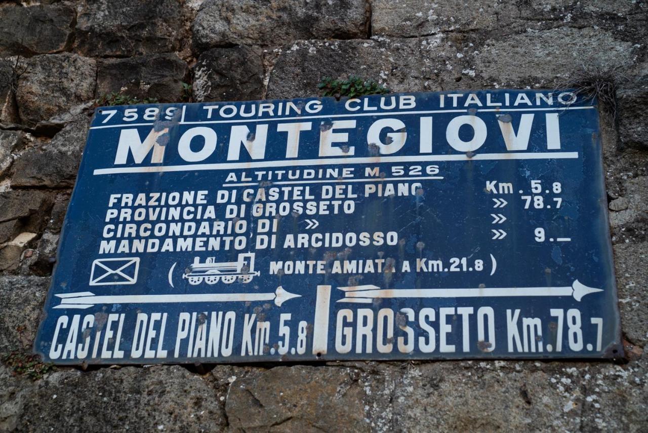 Casa Angolo Cantina Nel Castello Montegiovi 外观 照片